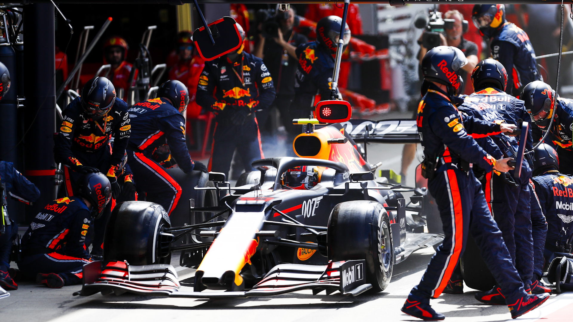 Red Bull's Outstanding 1.91s Pit Stop at Silverstone, 2019